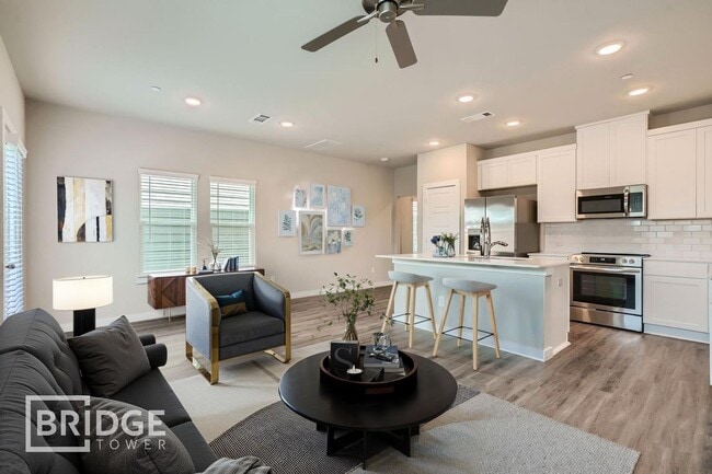 Building Photo - 442 S Centro Cir