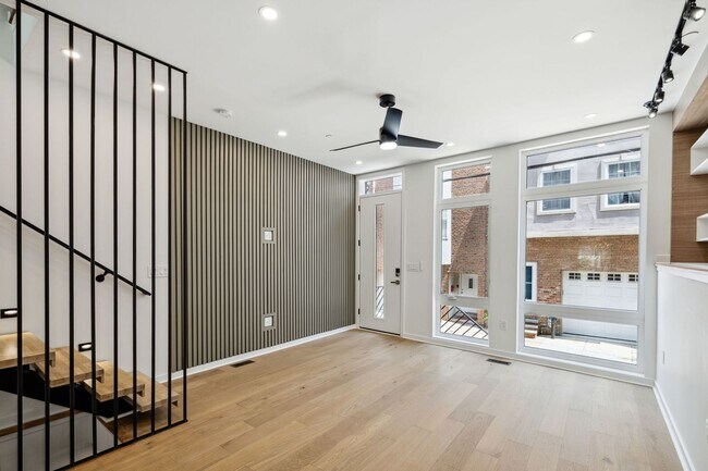 Building Photo - BEAUTIFUL Ultra Modern 5 bed 3 bath home i...