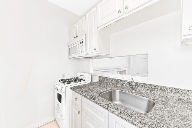 Building Photo - 908 Martin Luther King Jr Ave