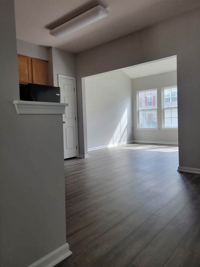 Foto del edificio - 1153 Blue Bird Ln