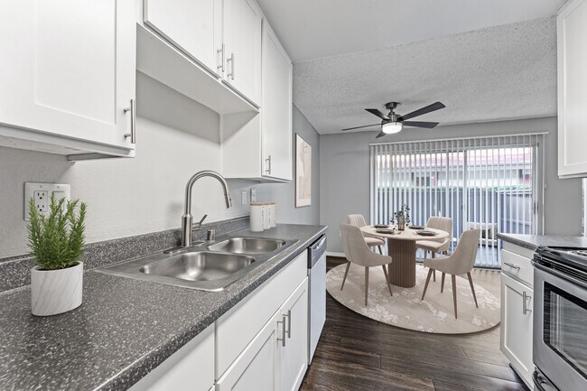 Foto del edificio - Shadow Ridge Apartments