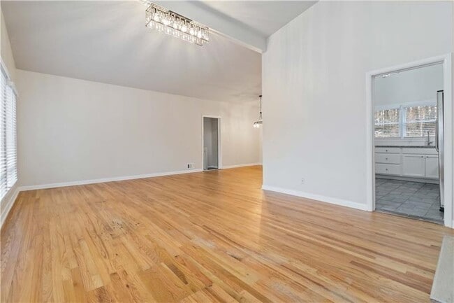 Foto del edificio - 3035 McLendon Cir NW