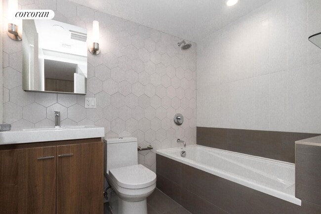 Building Photo - 664 Jefferson Ave