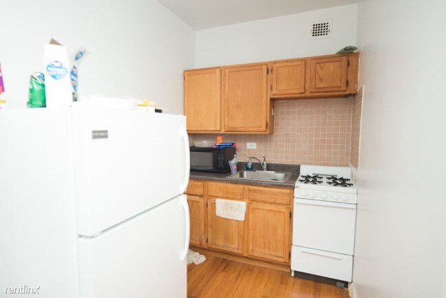 Foto del edificio - 1145 W Morse Ave