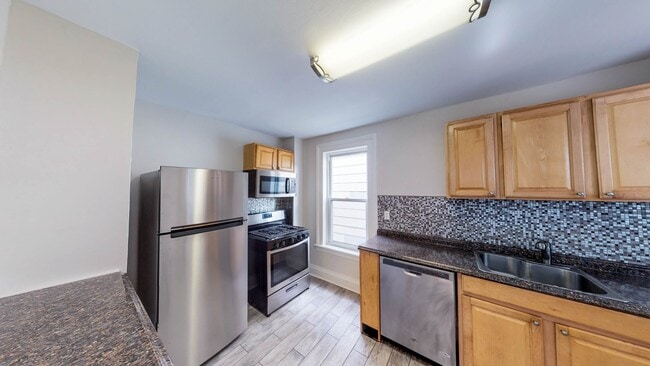 Building Photo - 3 Bedroom Single Family Home!