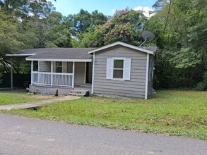 Building Photo - 40 Skylark Cir