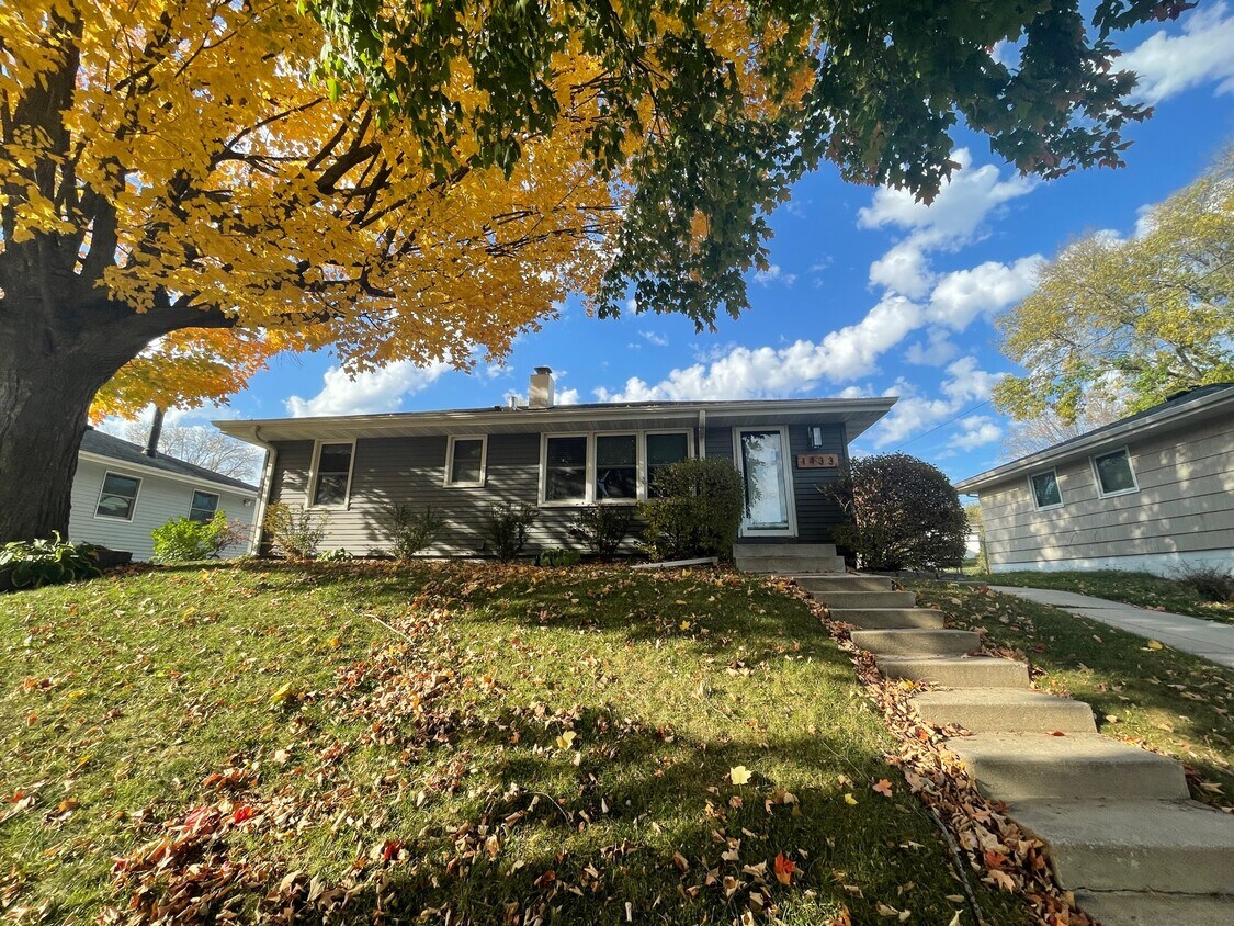 Foto principal - 1433 Cascade St NW