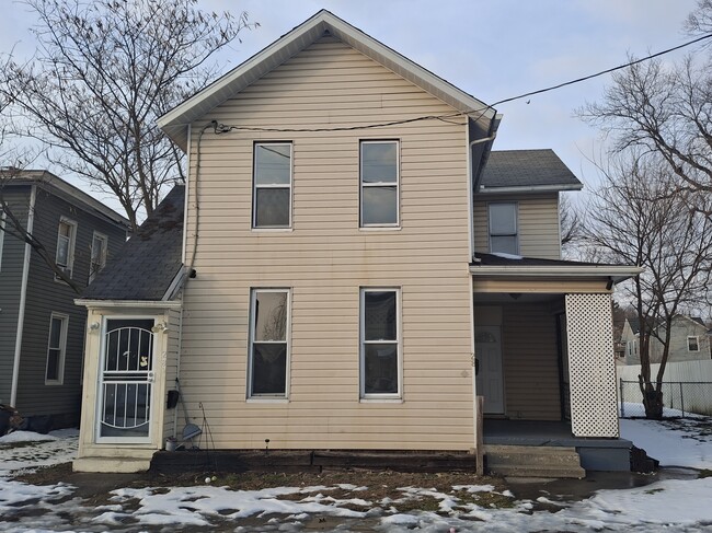 Building Photo - 28 Western Ave