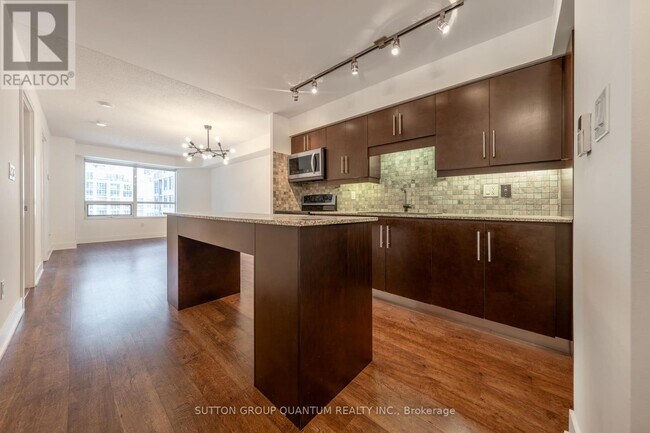 Building Photo - 20 Blue Jays Way