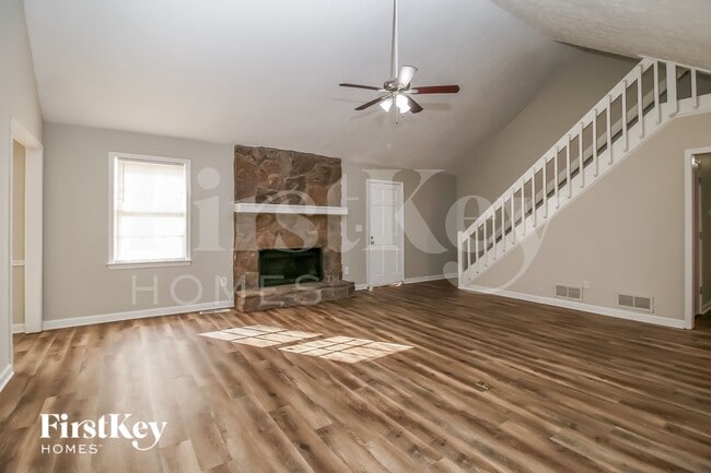 Building Photo - 1930 Fernwood Dr