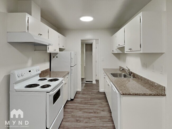 Foto del edificio - 240 Athol Ave