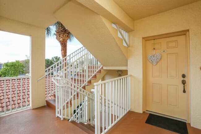 Foto del edificio - **BLUE HERON** FURNISHED ANNUAL OR SEASONAL RENTAL**3 BEDS/2 BATHS **
