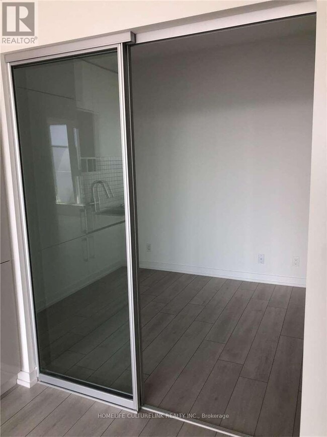 Building Photo - 898 Portage Pkwy