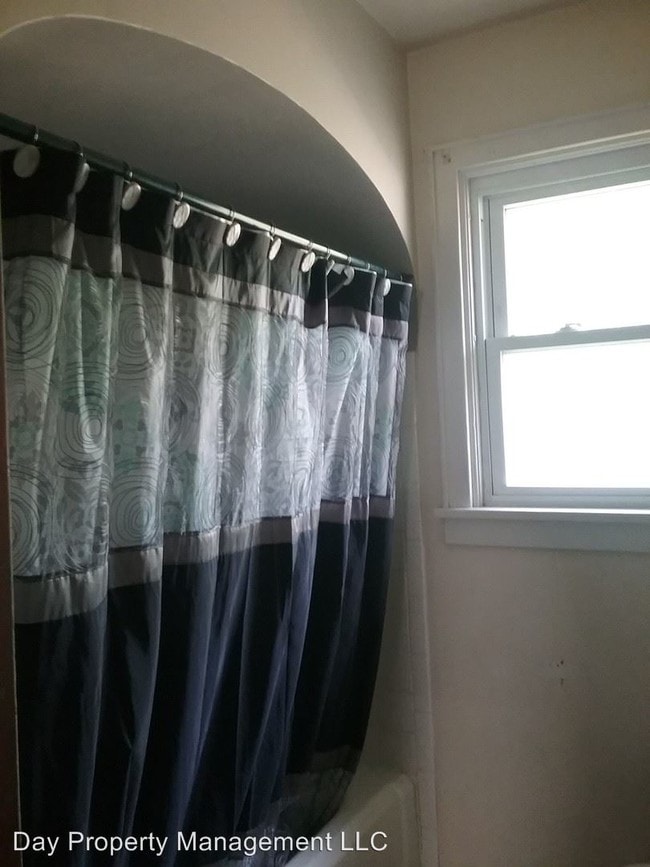 Building Photo - 4-4 Sherman Pl