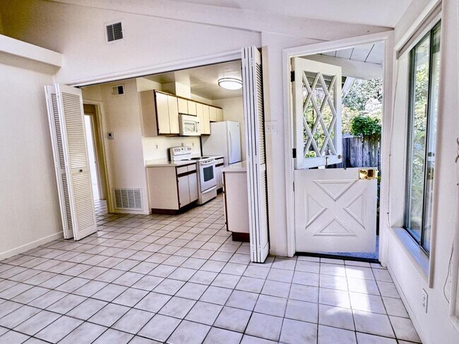 Foto del edificio - 251 Karen Way