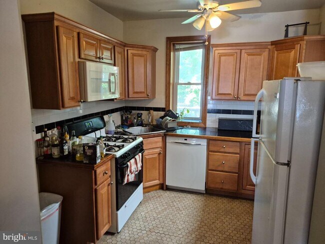 Foto del edificio - 1242 Greylock St