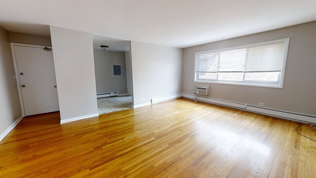 Building Photo - 828 Seward St