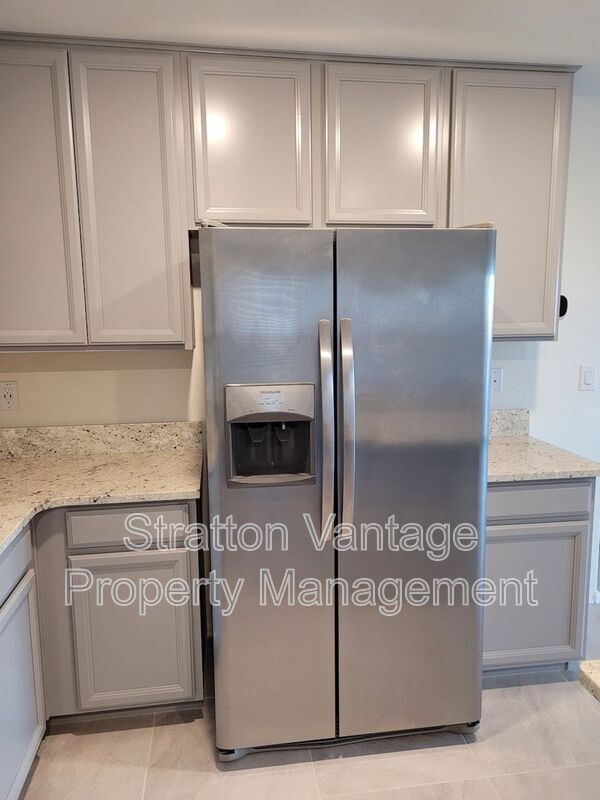 Building Photo - 229 N 13th Pl