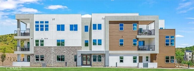 Building Photo - State of the Art-Trendy 1+1 Luxury Condo i...