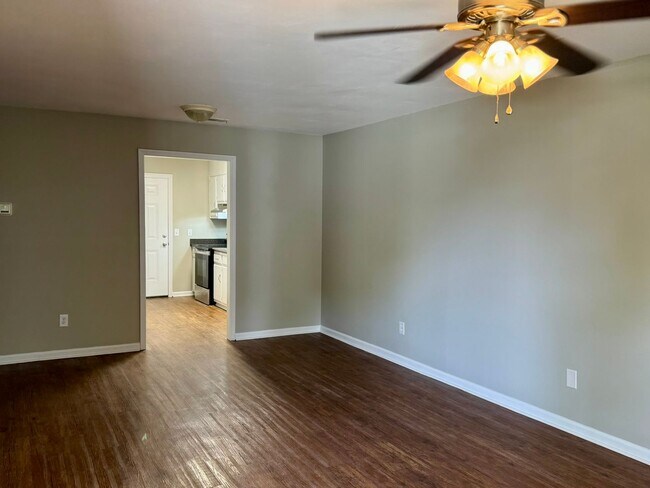 Foto del edificio - 001 University Ct