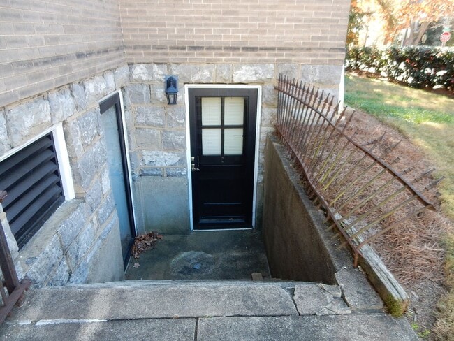 Photo - 1 BR Apt in Old SW; Utilities & Wi-Fi incl...