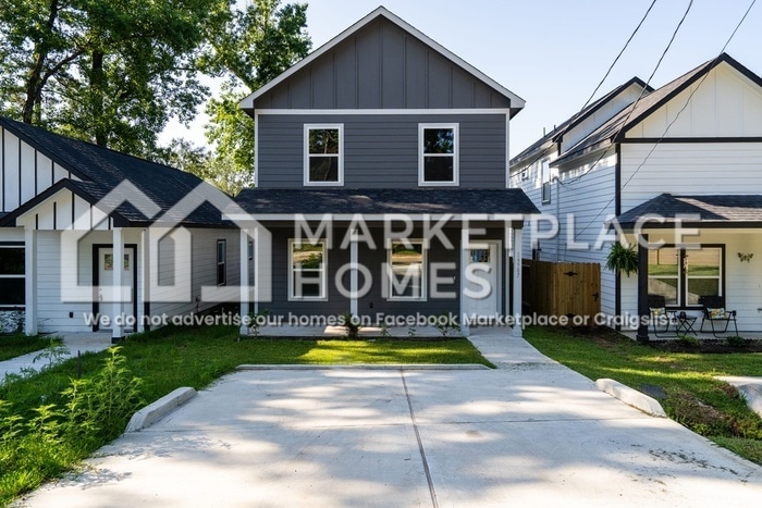 Foto principal - 16987 Balmoral St