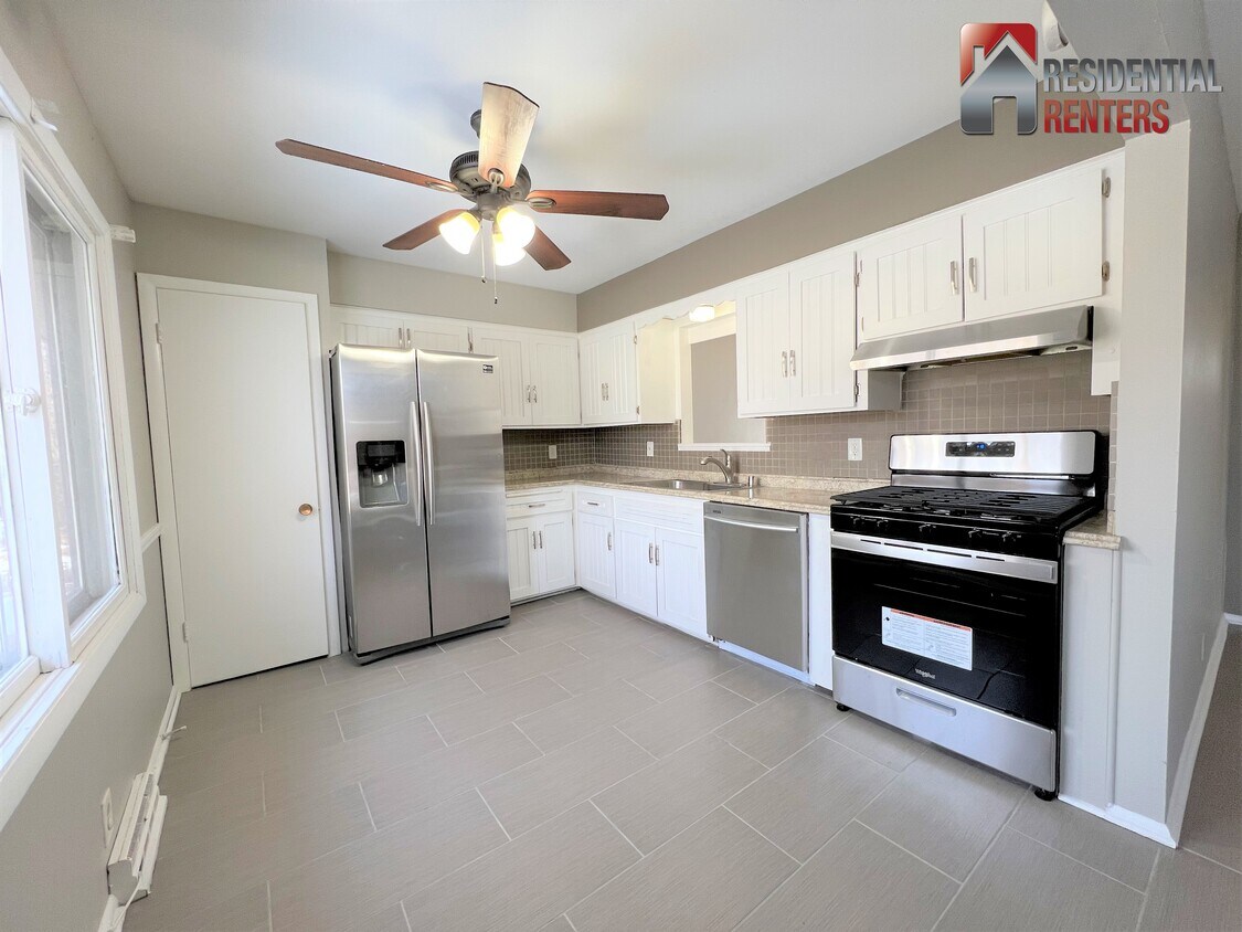 Foto principal - 8928 W Portage St