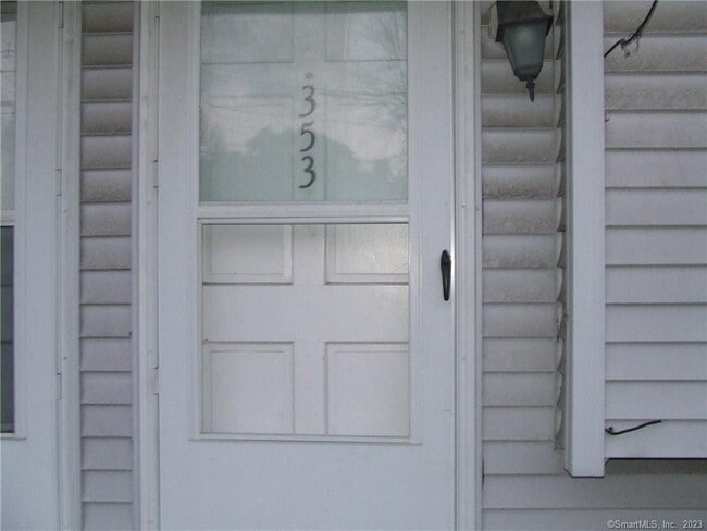 Building Photo - 353 Scott Rd