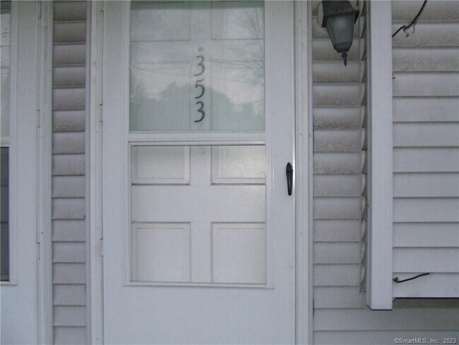 Foto del edificio - 353 Scott Rd