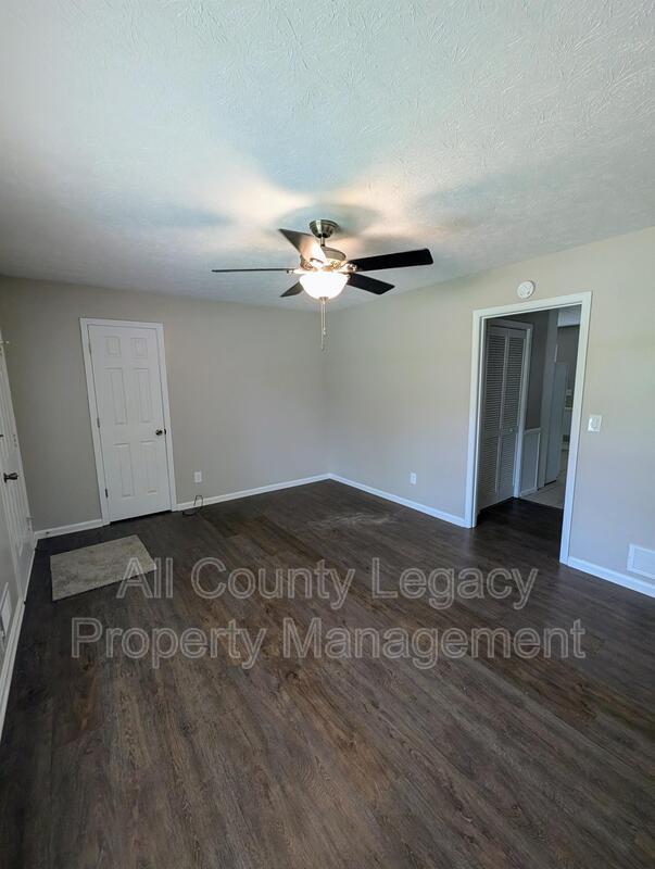 Building Photo - 3132 Dove Ct