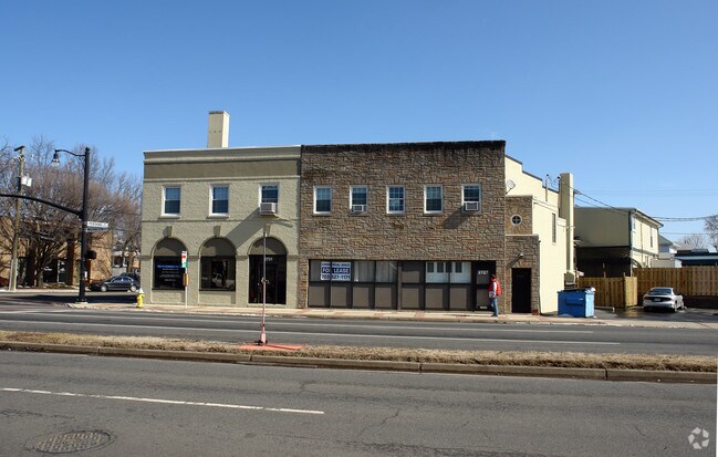Building Photo - 2725-2731 Washington Blvd