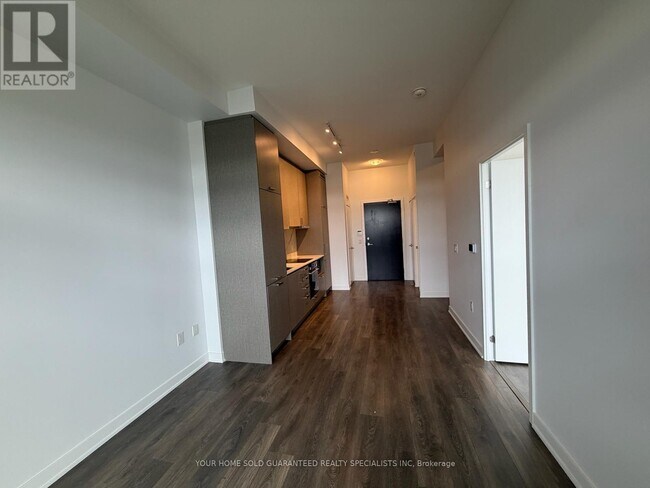 Building Photo - 60 Honeycrisp Cres