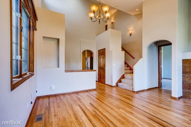 Building Photo - 4 br, 3.5 bath Townhome - 31087 Big Bear Dr.