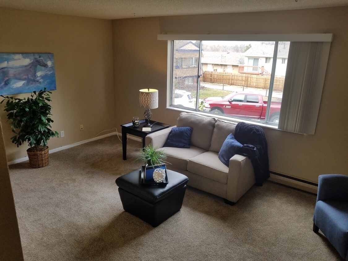 Foto principal - 234 S Brentwood St