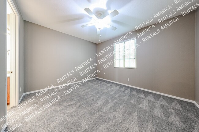 Building Photo - 20658 E Raven Dr