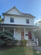 Building Photo - 9 Grand St