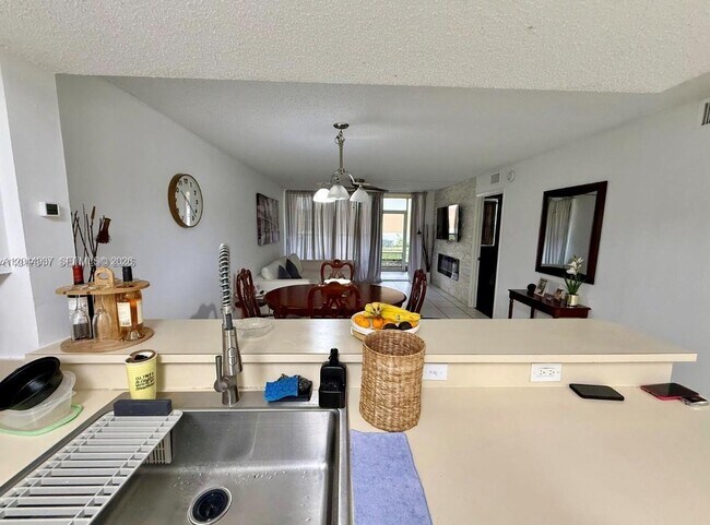 Foto del edificio - 8246 NW 24th St