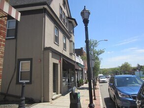 Building Photo - 638 Bloomfield Ave