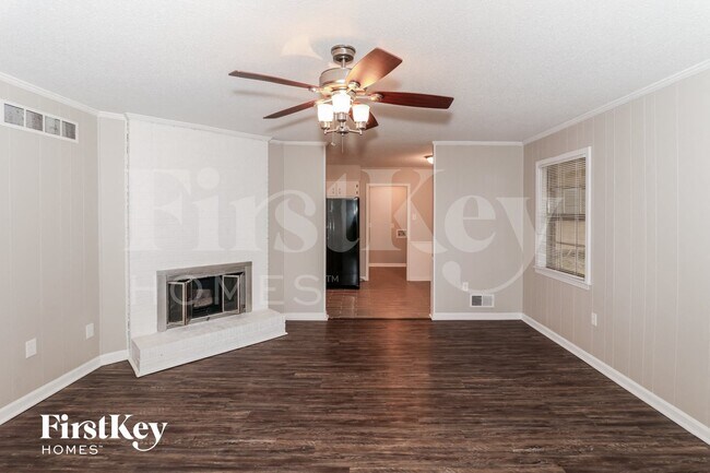 Building Photo - 6901 Aspenhill Dr