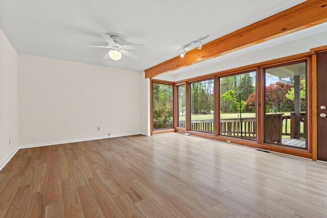Building Photo - Tranquil Home near Jordan Lake!