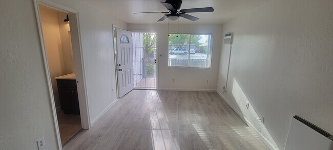 Foto del edificio - 1688 Linden St