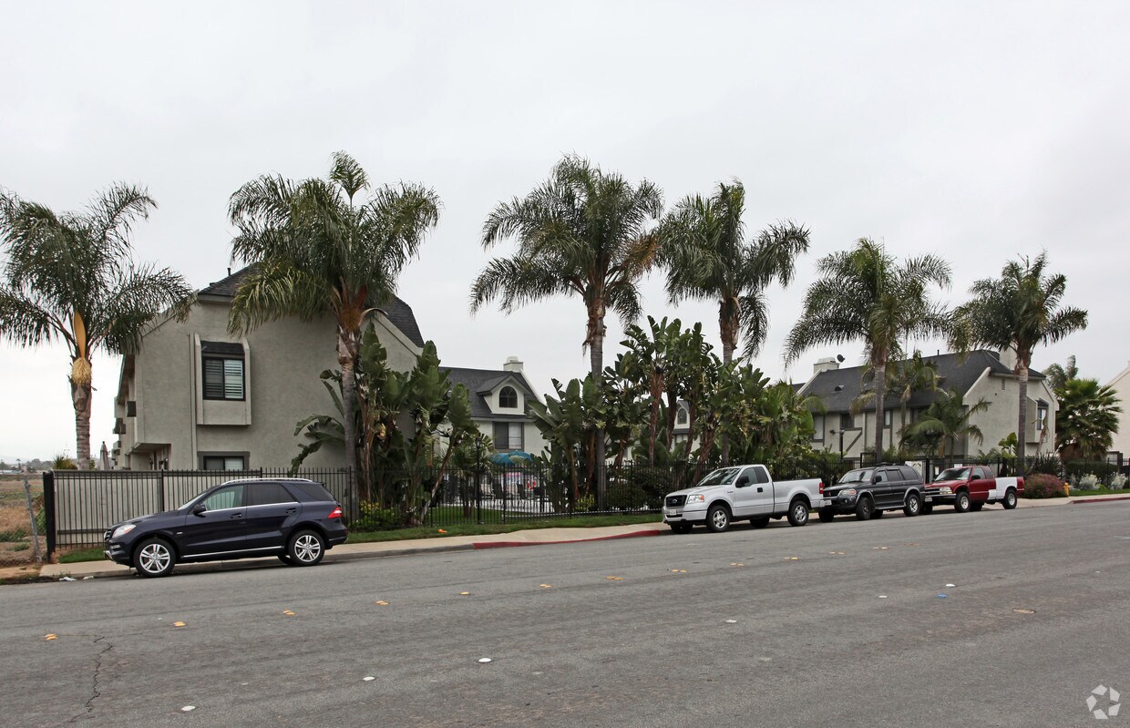 Primary Photo - Bayside Villas