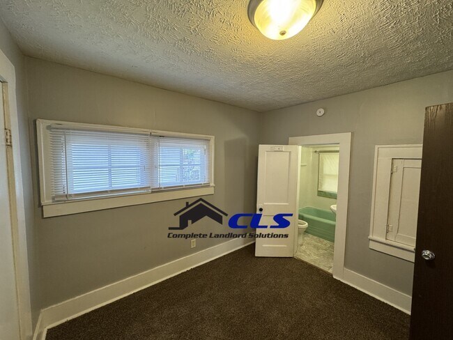 Foto del edificio - 3115 N 13th 1/2 St