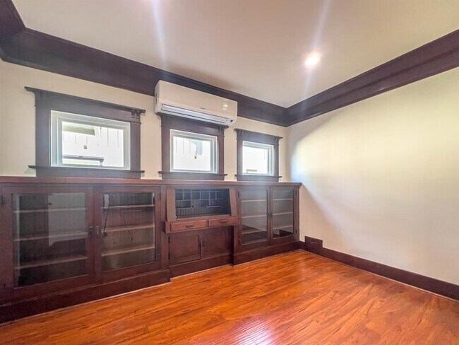 Building Photo - 1522 5th Avenue - 1