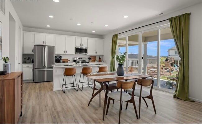 Building Photo - 5677 Mammoth Ln