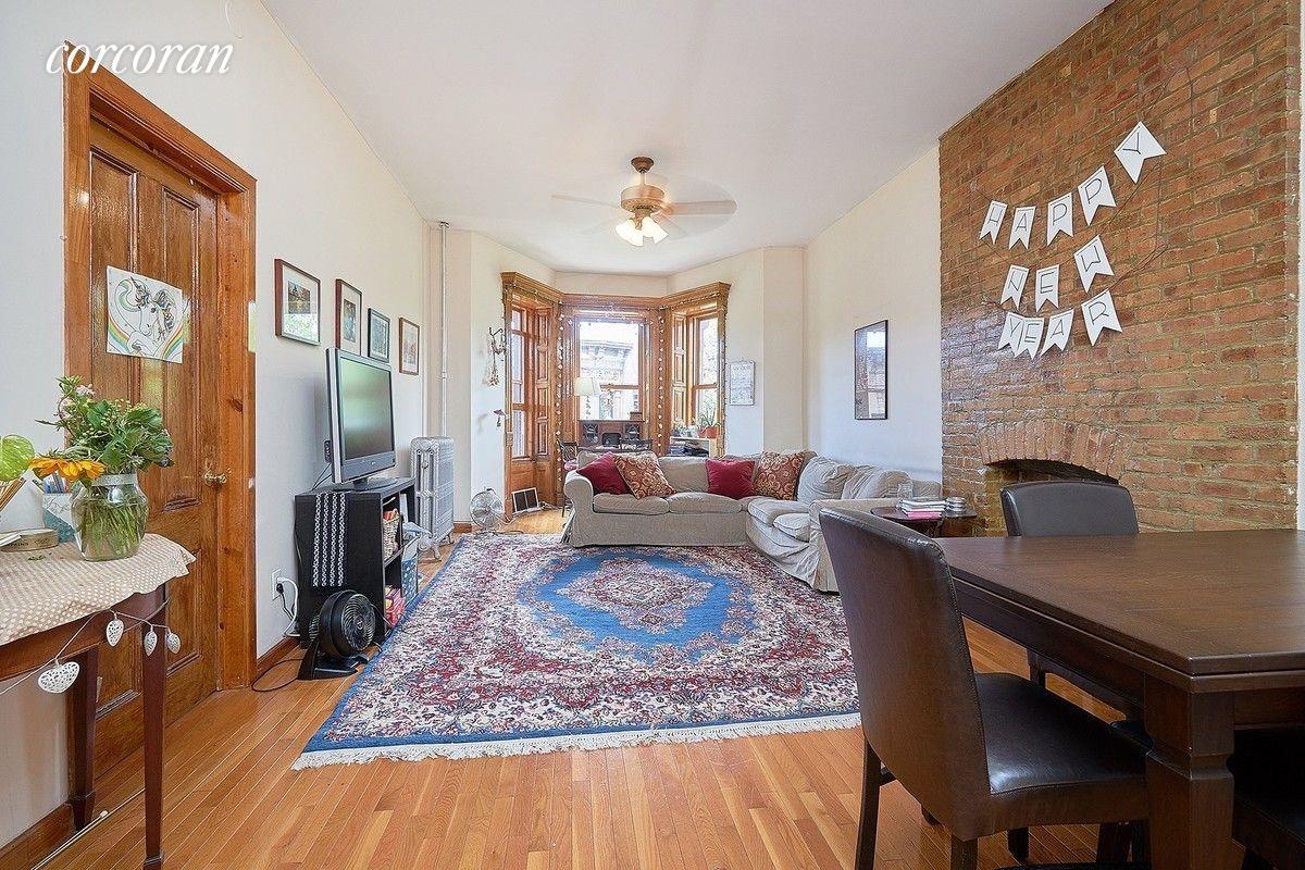 Primary Photo - 21 W 121st St