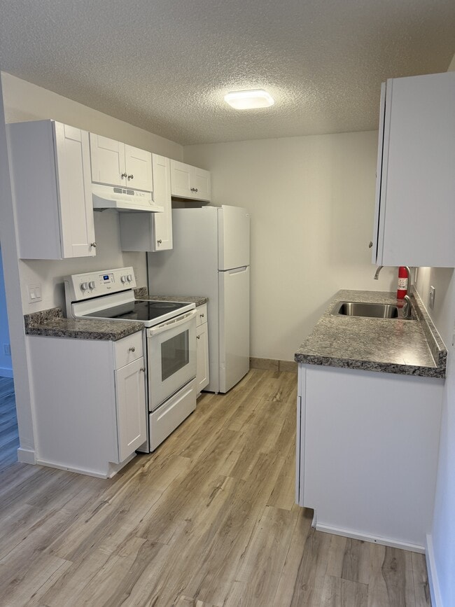 Building Photo - 1061 W Beaver Creek Blvd