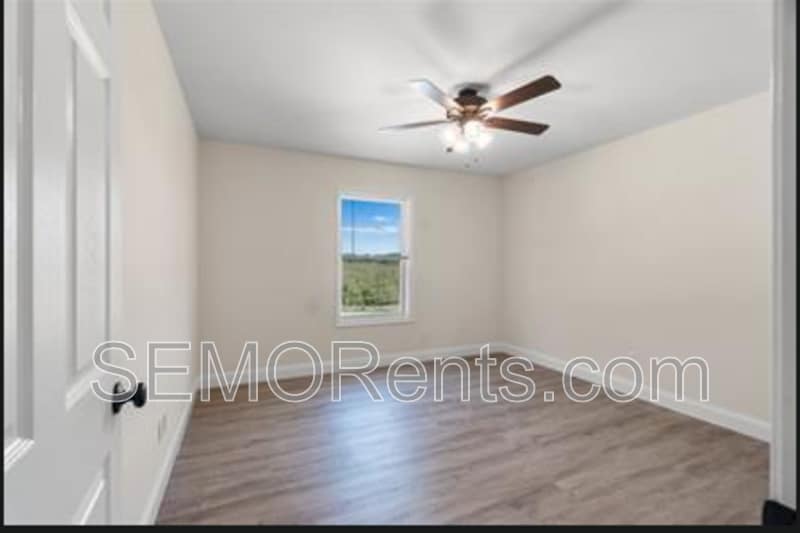 Building Photo - 199 Iylas Ln
