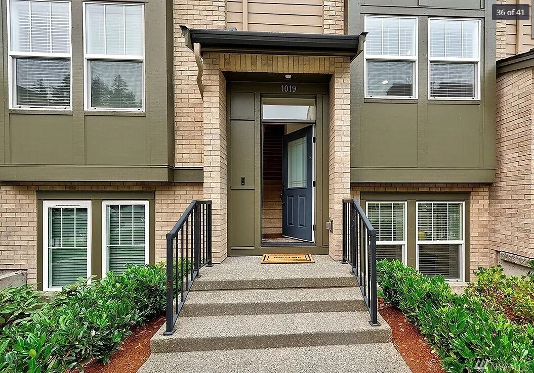 Foto principal - 1019 10th Ave NE