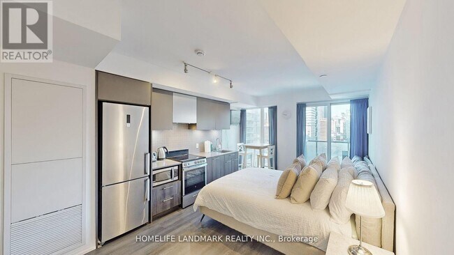 Building Photo - 251 Jarvis St